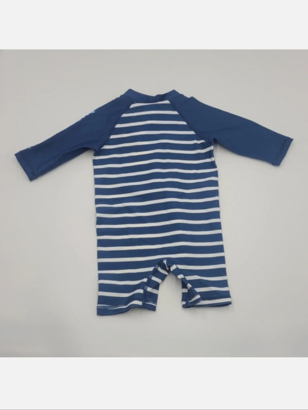 NEW RuggedButts long-sleeved rashguard swimsuit size 3-6 months